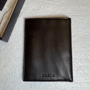 Prada Elegant Leather Card Holder wallet